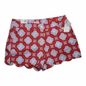 *NWT* Crown & Ivy shorts with scalloped hem. Size 8 with 4 in inseam.